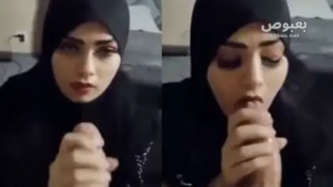 شرموطة محجبة عربية تمص وتتناك بشراهة مع فحلها في لقاء حار