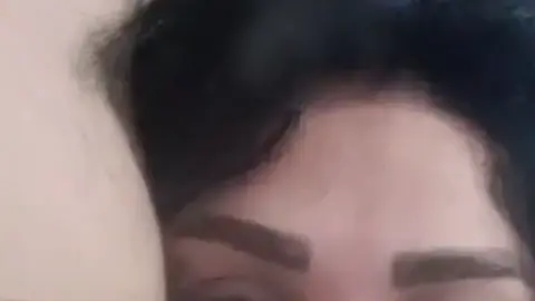 بيصور خطيبته وهي بتمص زبه في شقتهم
