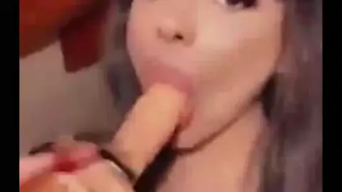 سكس لارا ديبالا المصرية المشهورة تلاعب الديلدو بفمها