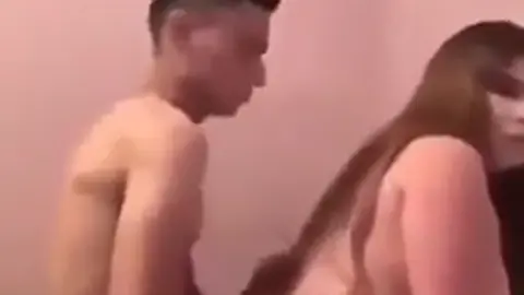 شاب مصري مراهق راكب طيز خليجية ممحونة فشخ – سكس عربي