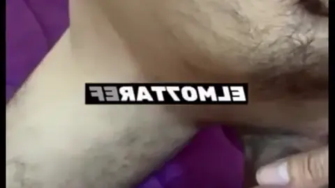 المصري زبره الصلب يخلي كسها يطرش سوائل نشوته من شدة متعتها