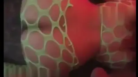 سكس عراقي يحلب عيره على منظر مراته ترضع وتنتاك من الشاب