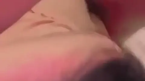 سورية بجسم وردي نيك بتمص لبن زبه كله