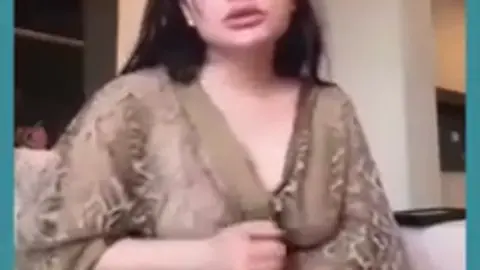 سكس انجي خوري حلماتها تظهر بوضوح من تحت الروب الشفاف
