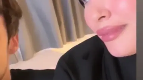 سكس ميرا النوري تمص وتلعب بزب الشاب الاسباني بالخمار