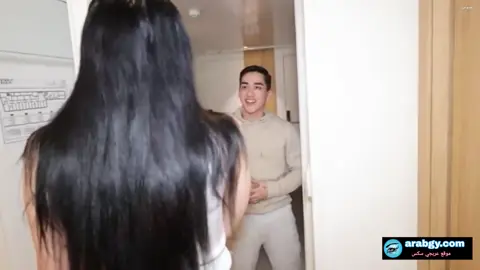 سكس ميرا النوري ابن جيران يريد انتظار عودة أهله عندها ويشتهو بعض وينيكها