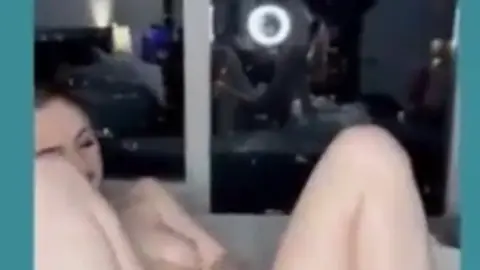 سحاق رهف السعودية تفشخ كس صاحبتها الأجنبية بالديلدو