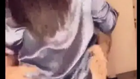 سكس القطة السورية نور حبال الملبن يقلعها ويمصصها زبه